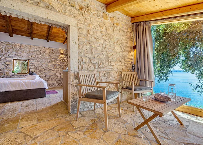 Elysian Stonehouse By The *