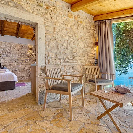 Elysian Stonehouse By The *